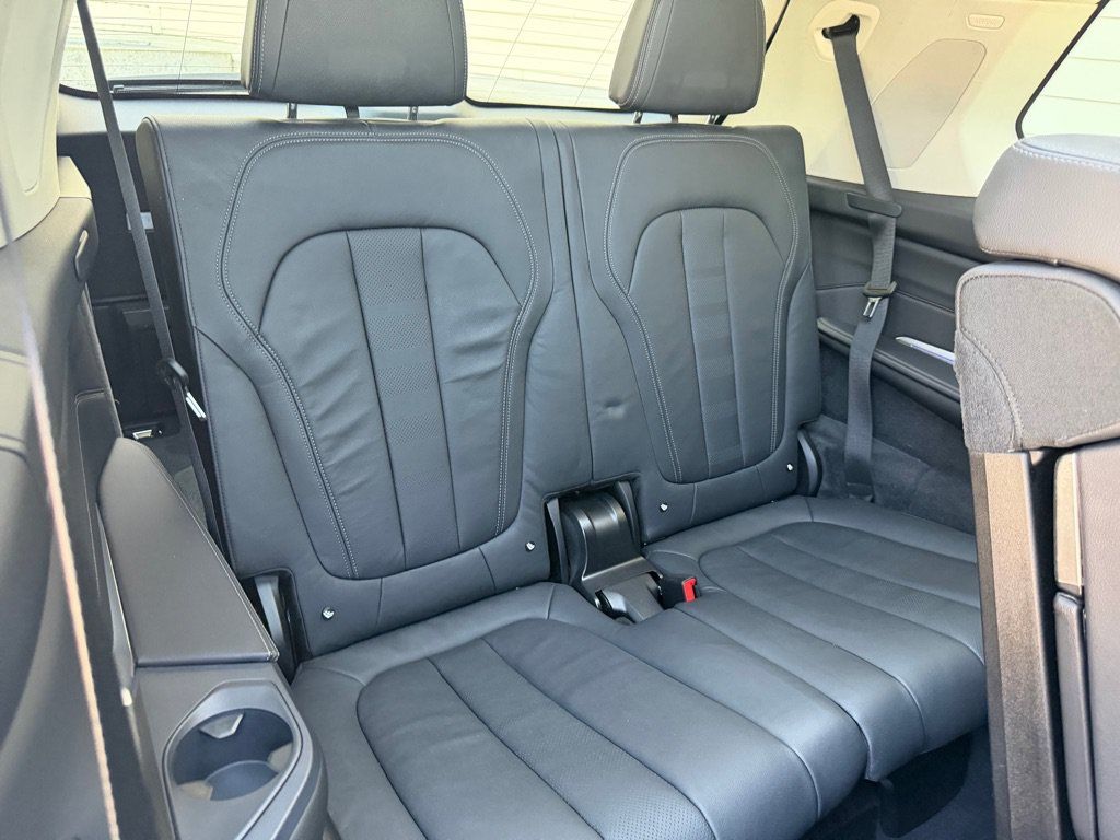 Used 2020 BMW X7 xDrive40i w/ Premium Package AWD/4WD image 31