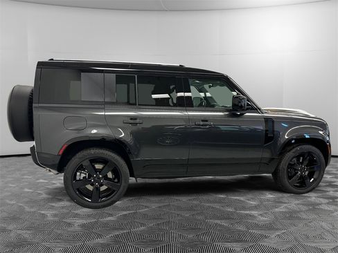 New 2026 Land Rover Defender 110 X-Dynamic SE image 6