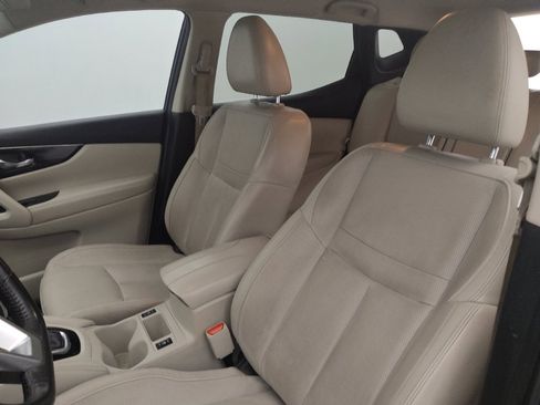 Used 2019 Nissan Rogue Sport SL FWD image 17