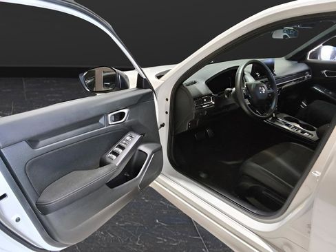 Used 2023 Honda Civic Sport image 7