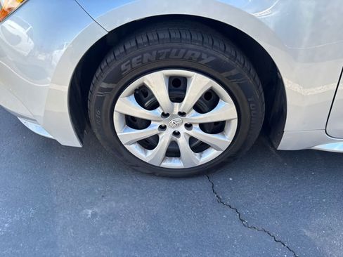 Used 2022 Toyota Corolla LE image 6