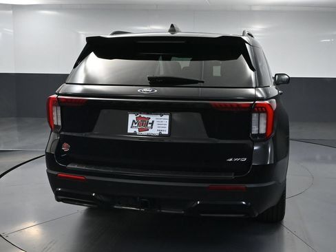Used 2025 Ford Explorer ST-Line w/ ST-Line Street Pack AWD/4WD image 5