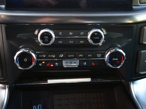 Used 2024 Ford F150 Platinum AWD/4WD image 24