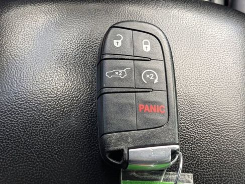 Used 2020 Jeep Grand Cherokee Limited w/ Trailer Tow Group IV image 35