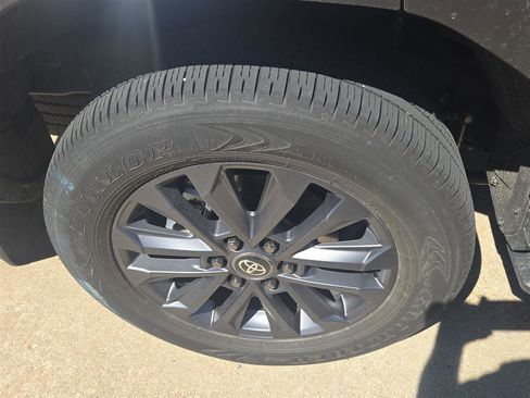 Used 2024 Toyota Land Cruiser image 20