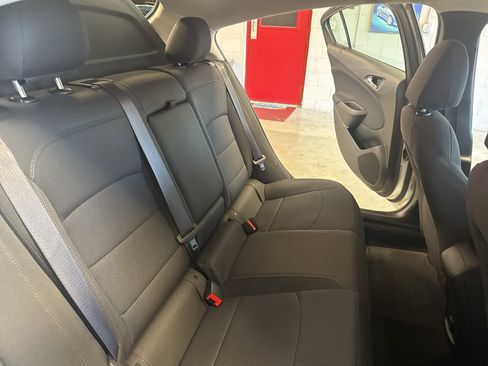 Used 2017 Chevrolet Cruze LT FWD image 25