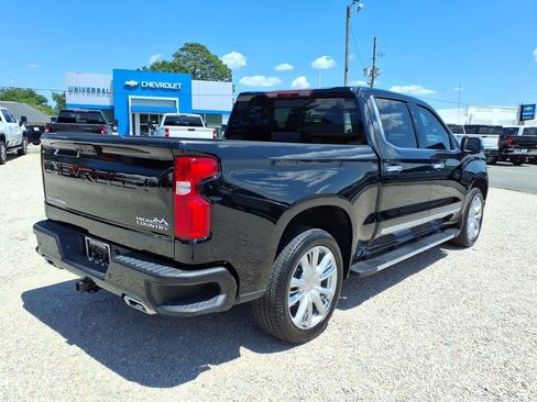 Used 2025 Chevrolet Silverado 1500 High Country w/ High Country Premium Package AWD/4WD image 7