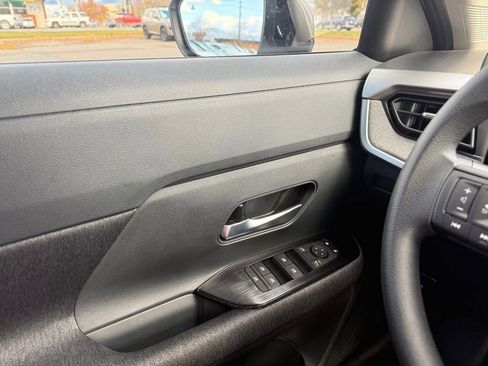 New 2026 Nissan Kicks SV w/ Illumination Package image 30