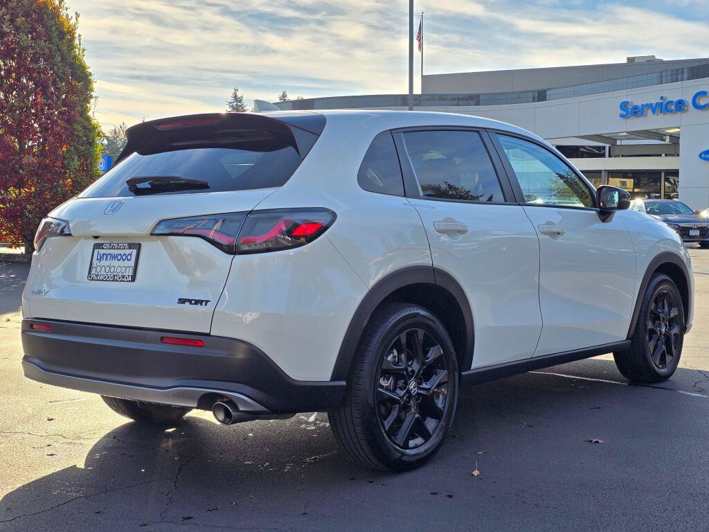 Used 2024 Honda HR-V Sport image 11