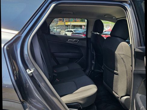Used 2023 Kia Sportage LX image 10