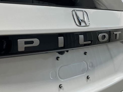 New 2026 Honda Pilot Elite image 7