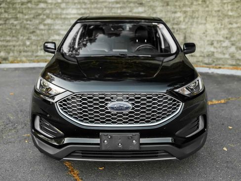 Used 2023 Ford Edge SEL image 2