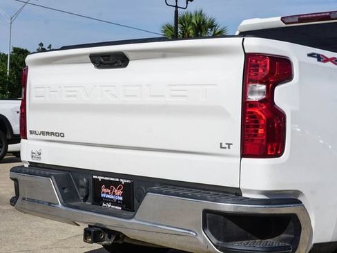 Used 2023 Chevrolet Silverado 1500 LT AWD/4WD image 5