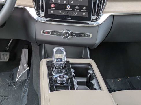 New 2026 Volvo XC90 T8 Core w/ Protection Package Premier AWD/4WD image 22