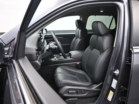 Used 2025 Honda Pilot EX-L image 19