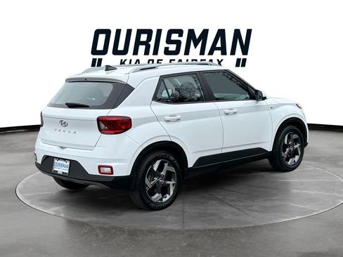 Used 2021 Hyundai Venue SEL image 6