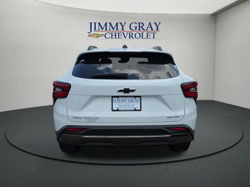 New 2026 Chevrolet Trax ACTIV FWD image 4