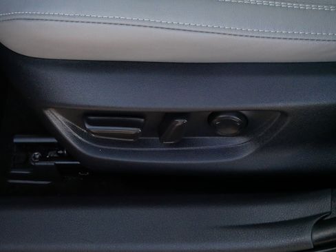 Used 2025 Toyota Camry SE w/ Multimedia Upgrade Package image 20