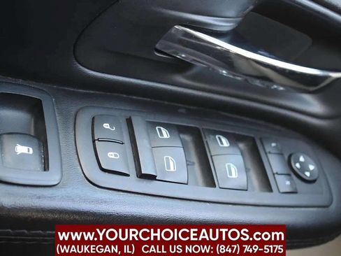 Used 2018 Dodge Grand Caravan SE w/ UConnect Hands-Free Group image 22