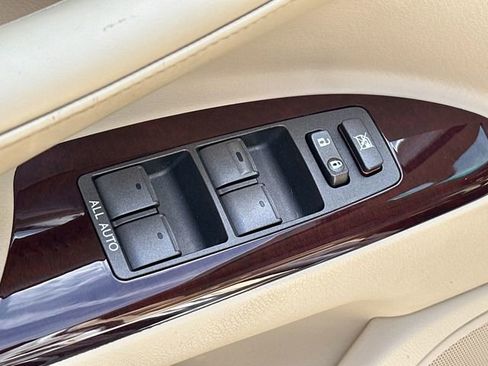 Used 2014 Lexus LX 570 4WD image 16