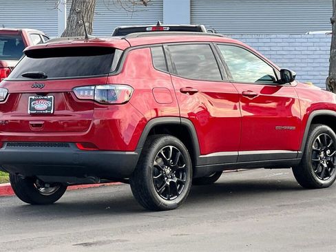 New 2026 Jeep Compass Latitude w/ Sun and Sound Group image 4