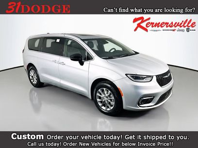 New 2026 Chrysler Pacifica Limited