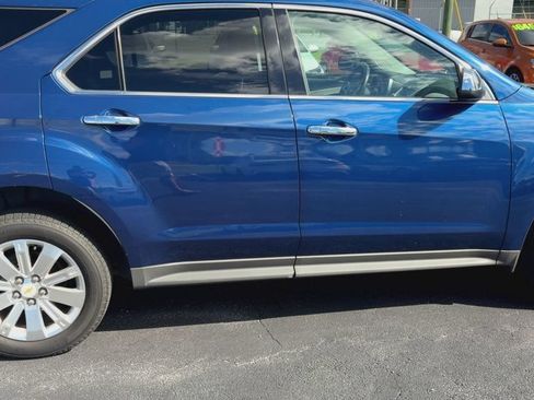 Used 2010 Chevrolet Equinox LT w/ Chrome Appearance Package AWD/4WD image 9