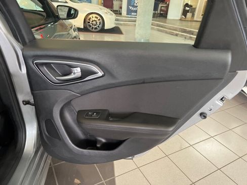 Used 2015 Chrysler 200 Limited w/ Spring Special Group image 23