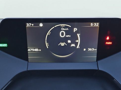 Used 2024 Toyota Prius XLE image 32