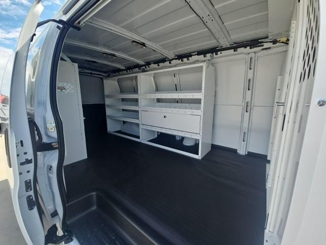 New 2026 Chevrolet Express 2500 Extended w/ Communications Package RWD image 24