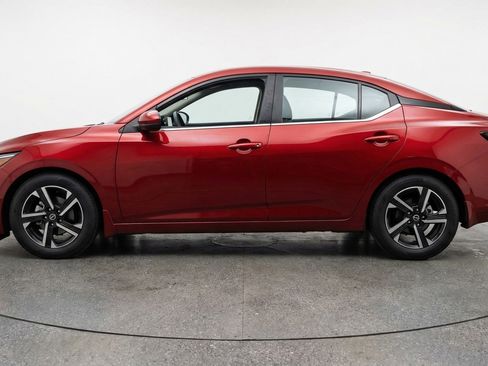 Used 2025 Nissan Sentra SV image 3