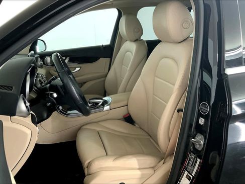 Used 2018 Mercedes-Benz GLC 300 4MATIC image 9