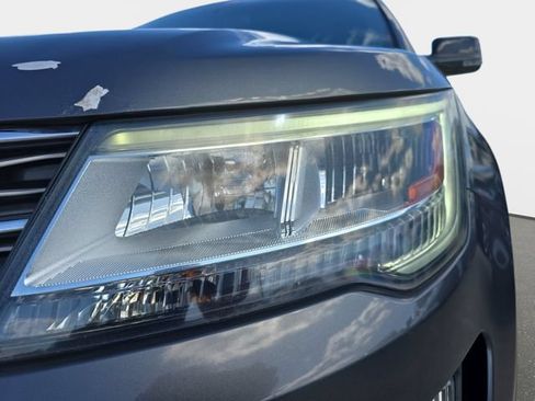 Used 2017 Ford Explorer XLT AWD/4WD image 33