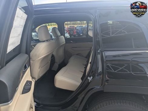 New 2025 Jeep Grand Cherokee Limited w/ Black Appearance Package AWD/4WD image 21