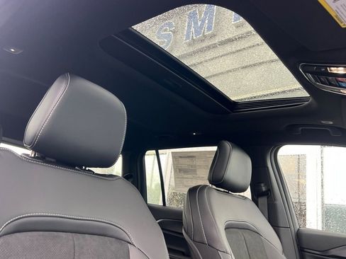 New 2025 Jeep Grand Cherokee L Altitude image 19