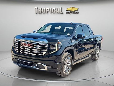 Used 2023 GMC Sierra 1500 Denali w/ Denali Reserve Package AWD/4WD image 1