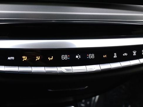 Certified 2024 Cadillac Lyriq Luxury AWD/4WD image 30