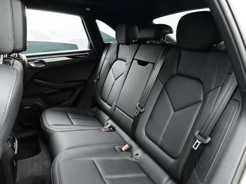 Certified 2024 Porsche Macan AWD/4WD image 14
