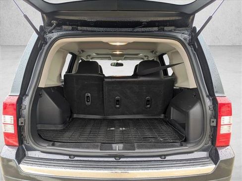 Used 2016 Jeep Patriot High Altitude image 6
