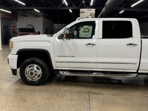 Used 2015 GMC Sierra 3500 Denali w/ Duramax Plus Package AWD/4WD image 5