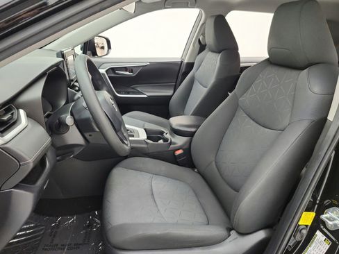 Used 2020 Toyota RAV4 XLE w/ Carpet Mat Package FWD image 14