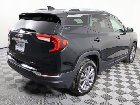 Used 2024 GMC Terrain SLT image 8