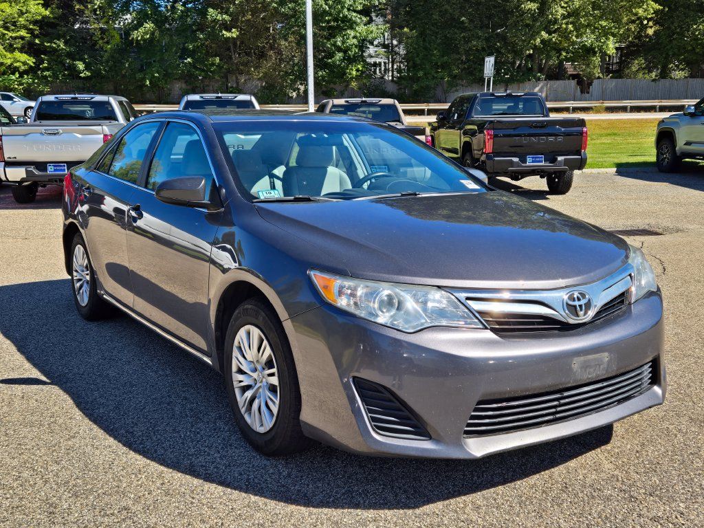 Used 2014 Toyota Camry LE FWD image 8
