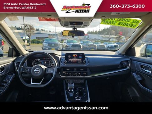 Used 2024 Nissan Rogue SV image 21
