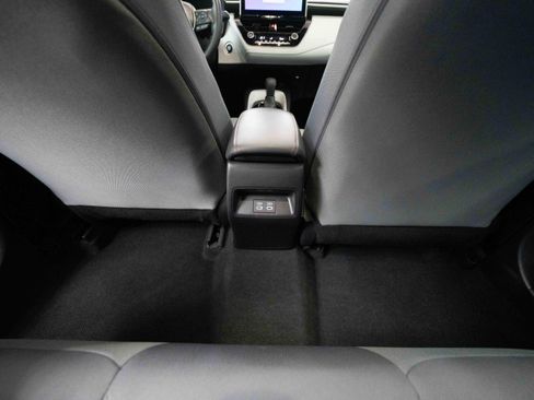 Used 2025 Toyota Corolla SE w/ SE Premium Package image 22