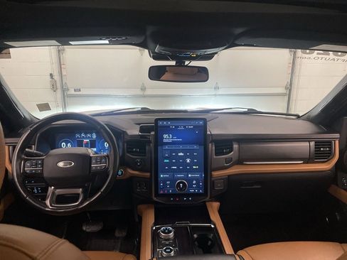 Used 2023 Ford Expedition Platinum image 15