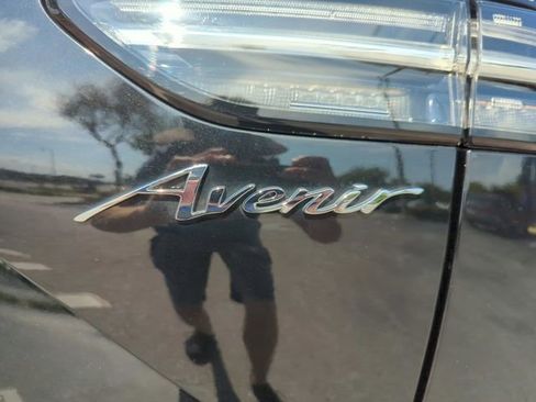 Used 2023 Buick Envision Avenir image 23