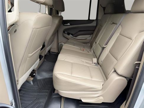 Used 2018 Chevrolet Suburban LT RWD image 25