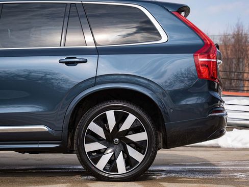 Certified 2023 Volvo XC90 T8 Ultimate image 4