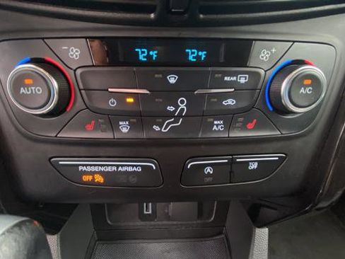 Used 2017 Ford Escape Titanium FWD image 17